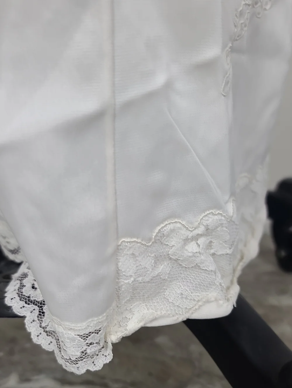 Vintage Oplalaire White Nylon Chantilly Lace Trim Kick Slit Long Half Slip M - Picture 11 of 13